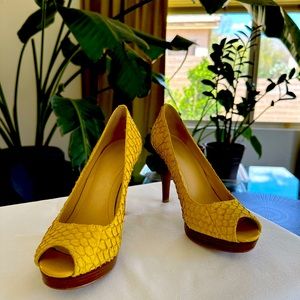 Calvin Klein scallop pumps